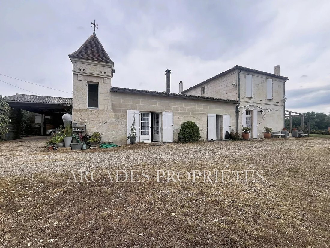 Castillo en Fronsac, Nueva Aquitania, Francia 3 - 18844094