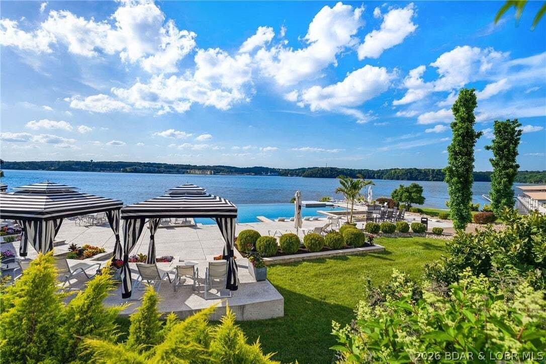 Condo in Sunrise Beach, Missouri, United States 1 - 18675748
