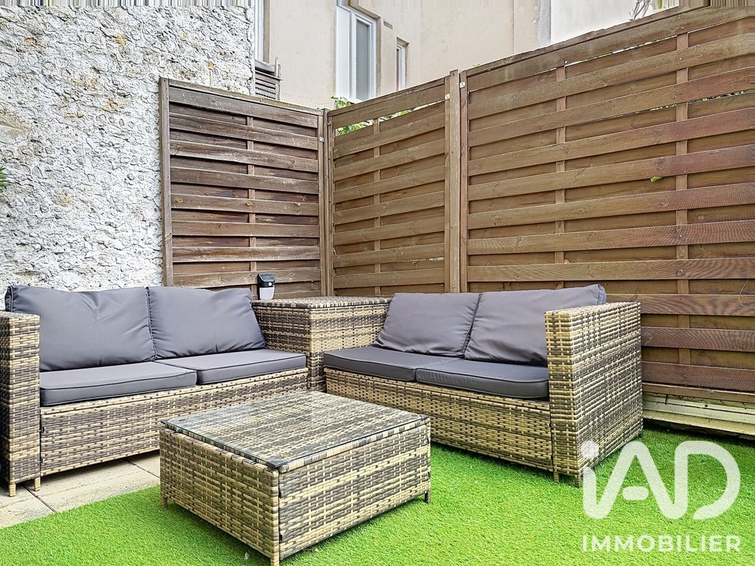 Apartment in Belleville-Saint Maur, Paris 11e Arrondissement, Paris 2 - 18852173