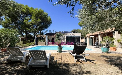 Maison à Nevons-route d'Apt, L'Isle-sur-la-Sorgue, France 1