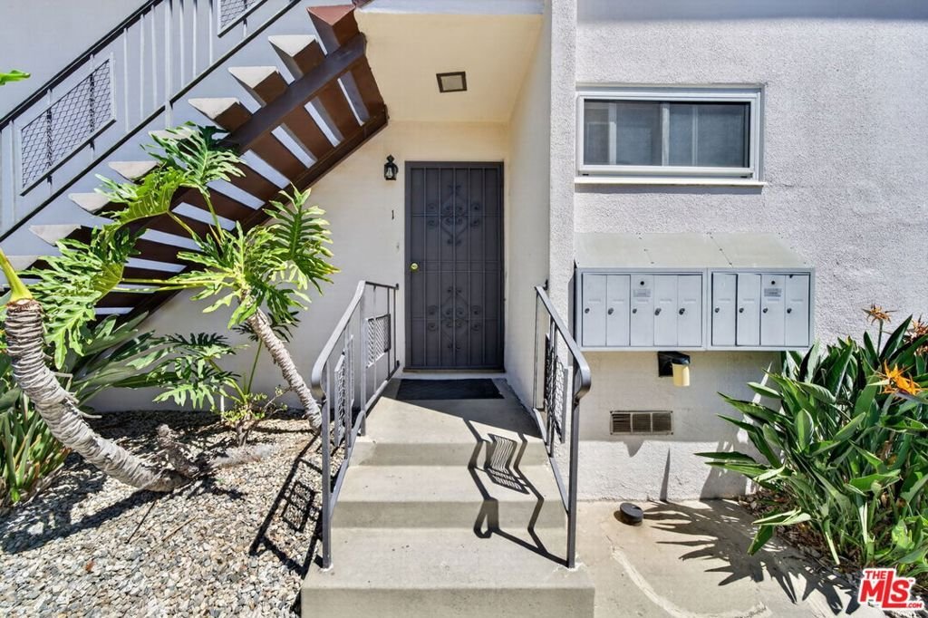 Inglewood, California, United States 4 - 18845378