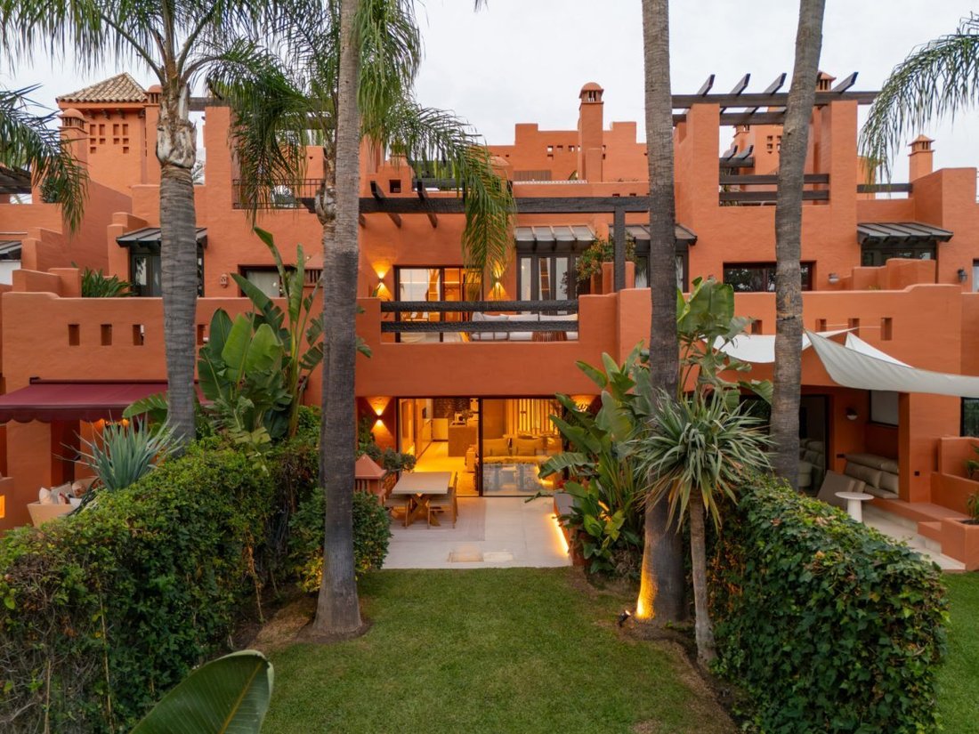 Townhouse in Golden Mile, Andalusia, Spain 4 - 18854728