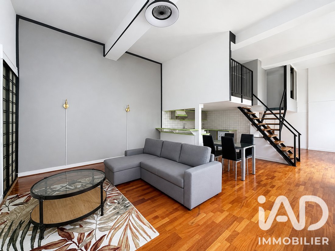Apartment in Belleville-Saint Maur, Paris 11e Arrondissement, Paris 4 - 18852173