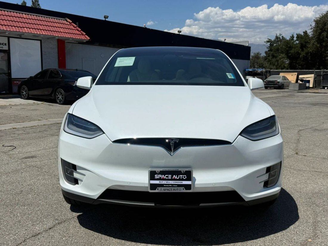Suv in Azusa, CA, United States 3 - 18850678