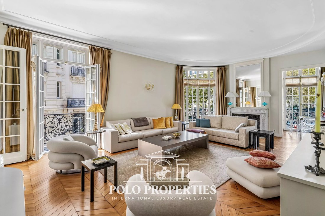 Apartment in Chaillot, Paris 16e Arrondissement, Paris 2 - 18812456