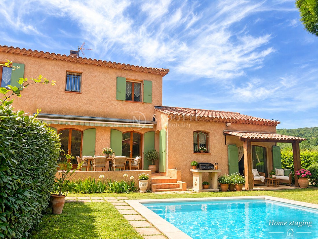 House in Gordes, Provence-Alpes-Côte d'Azur, France 1 - 15735652