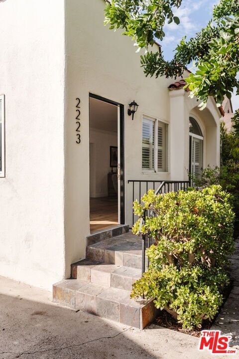 Los Angeles, California, United States 3 - 18845450