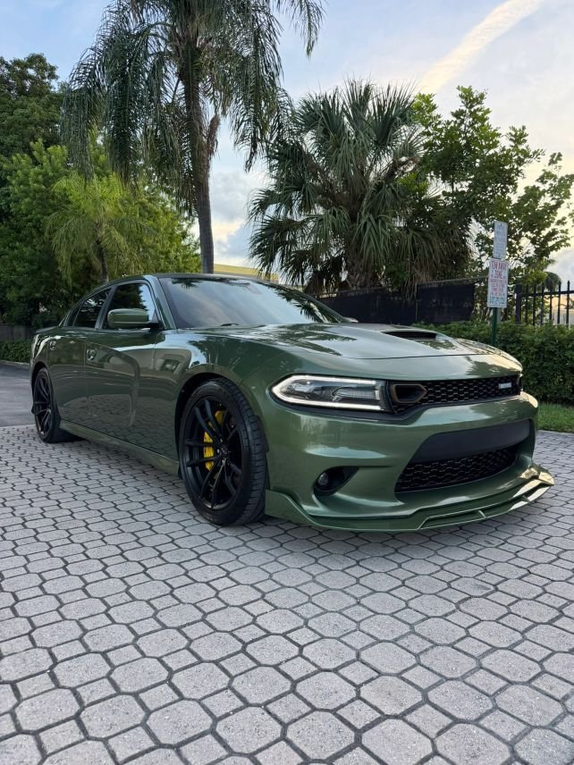 Sedan in Miami, FL, United States 5 - 18844377
