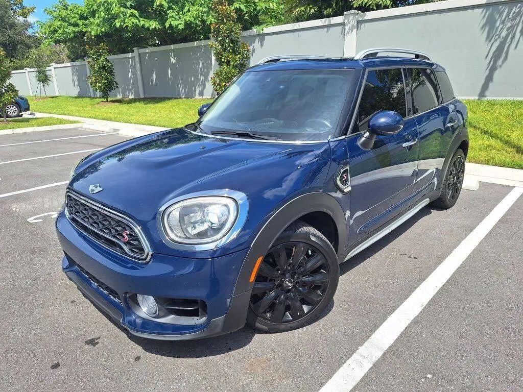 Coupe in Tampa, FL, United States 1 - 18852320