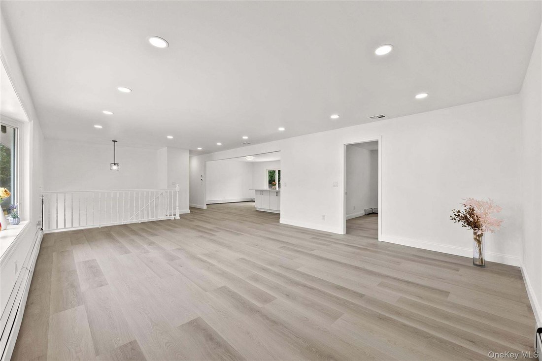 Casa a North New Hyde Park, New York, Stati Uniti 5 - 18845441