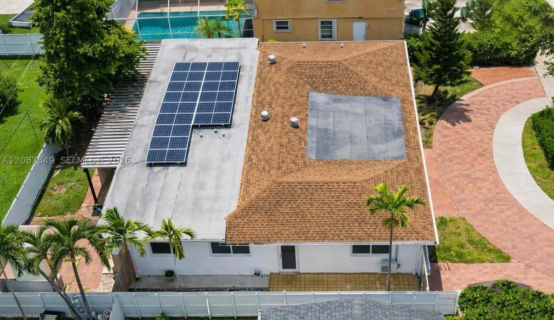 House in Hialeah, Florida, United States 2 - 18845933
