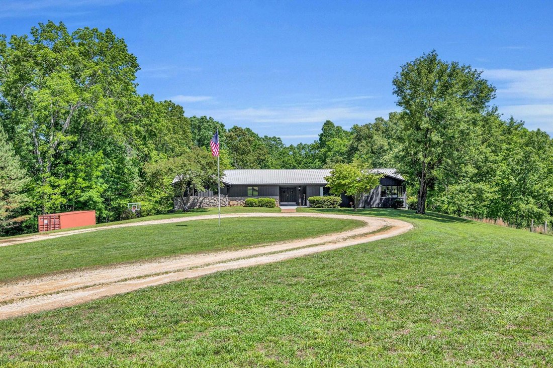 House in Hohenwald, Tennessee, United States 4 - 18849428