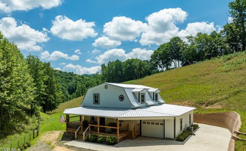 House in Trade, Tennessee, United States 1