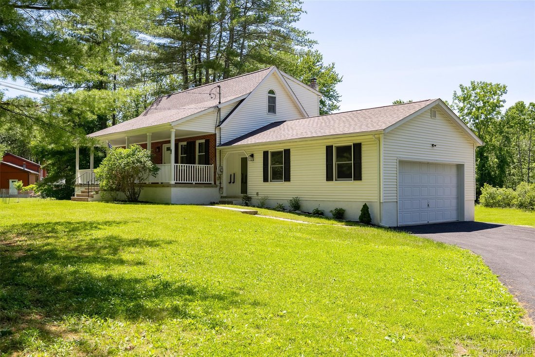 House in Spackenkill, New York, United States 2 - 18125852