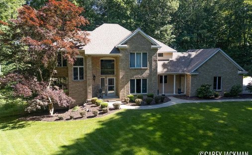 House in Comstock Park, Michigan, United States 1