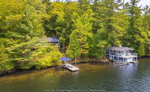 House in Muskoka Lakes, Ontario, Canada 1
