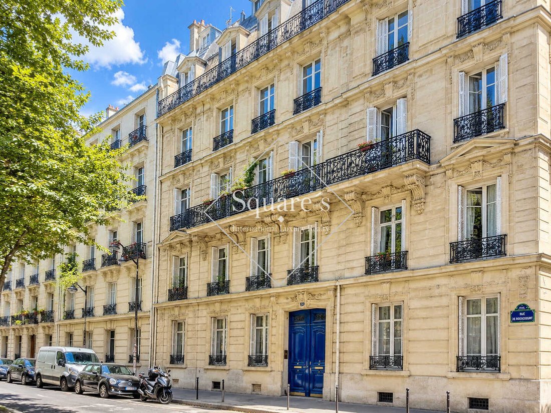 Apartment in Lorette-Martyrs, Paris 9e Arrondissement, Paris 3 - 18856737