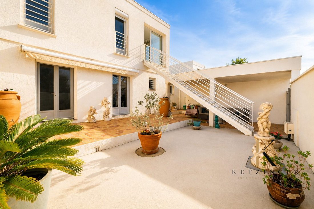 House in Centre Ville, Mauguio, France 3 - 16628879