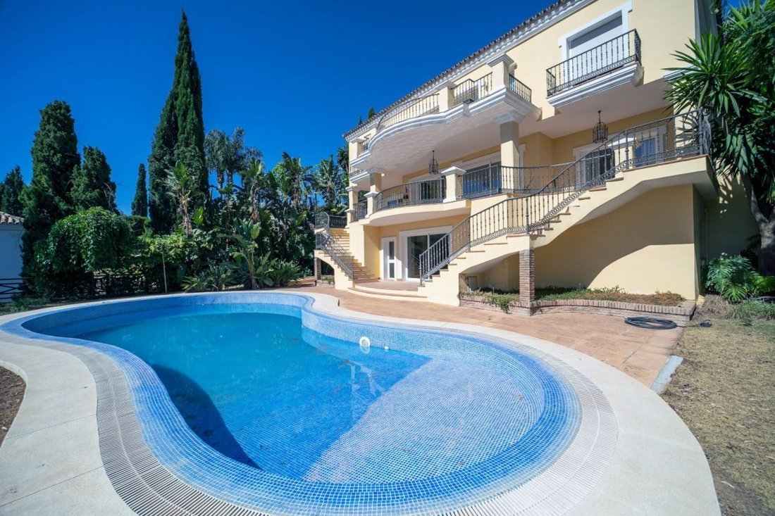 Villa a La Quinta, Benahavís, Andalusia 2 - 18854734
