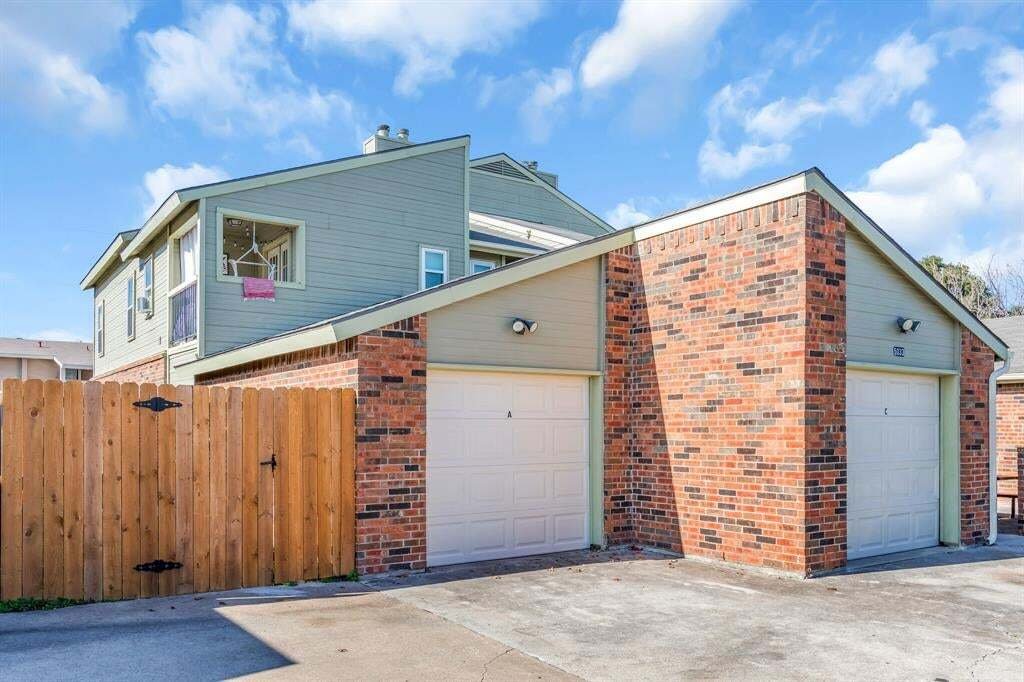 North Richland Hills, Texas, United States 3 - 18846911