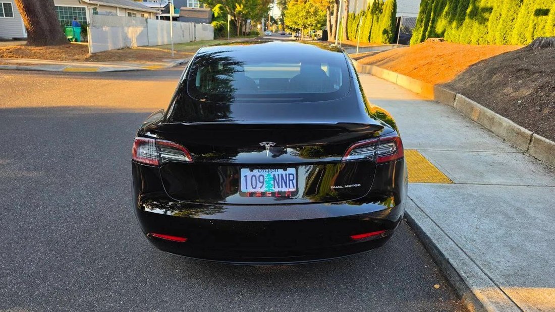 Sedan in Portland, OR, United States 5 - 18856008