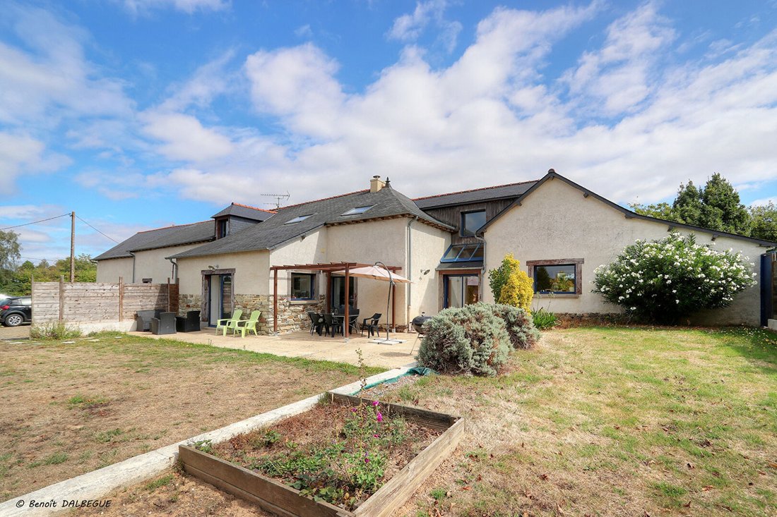 Villa en Nord, Pacé, Francia 1 - 18853828