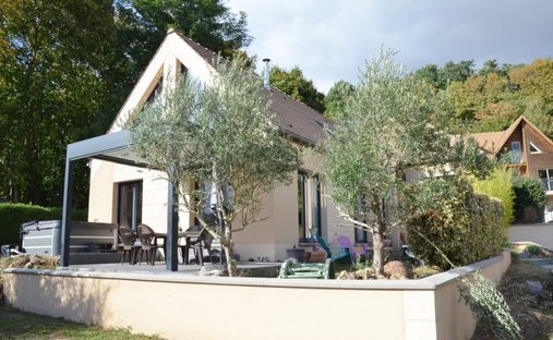 Haus in Toussus-le-Noble, Île-de-France, Frankreich 1