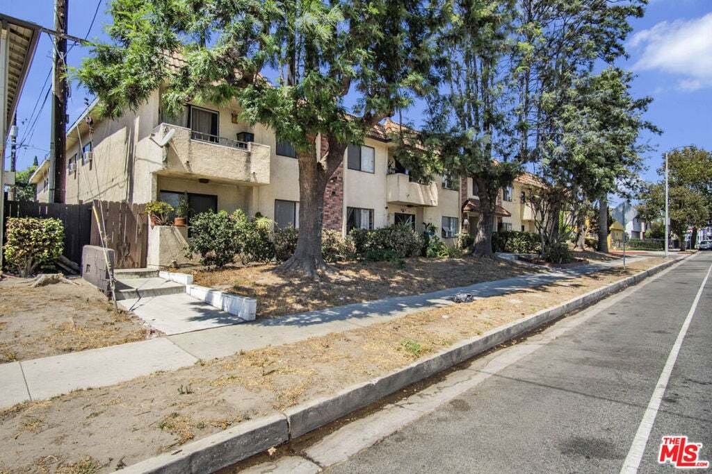 Los Angeles, California, United States 3 - 18845403