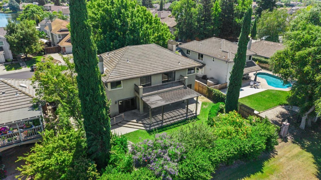 House in Elk Grove, California, United States 3 - 18849873
