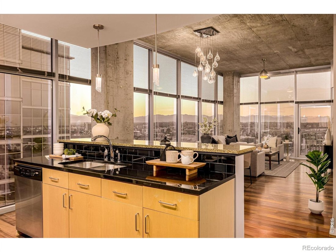 Condo in Denver, Colorado, United States 3 - 18852756