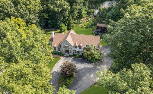 House in Lincoln, Rhode Island, United States 1