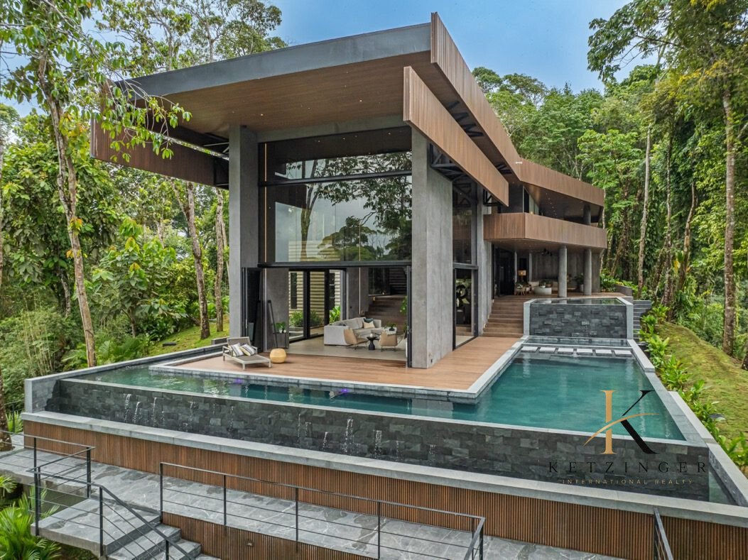 Villa in Cinco Esquinas, San José Province, Costa Rica 3 - 16769339