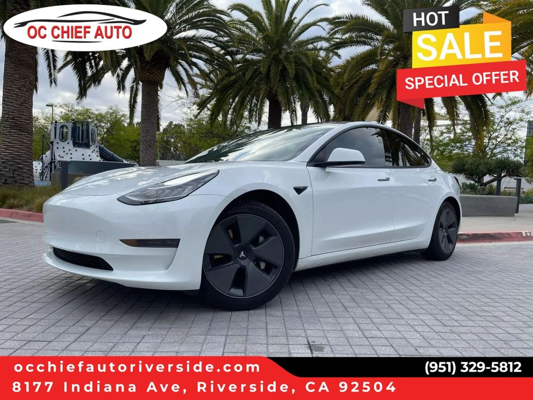 Sedan in Riverside, CA, United States 1 - 18851888
