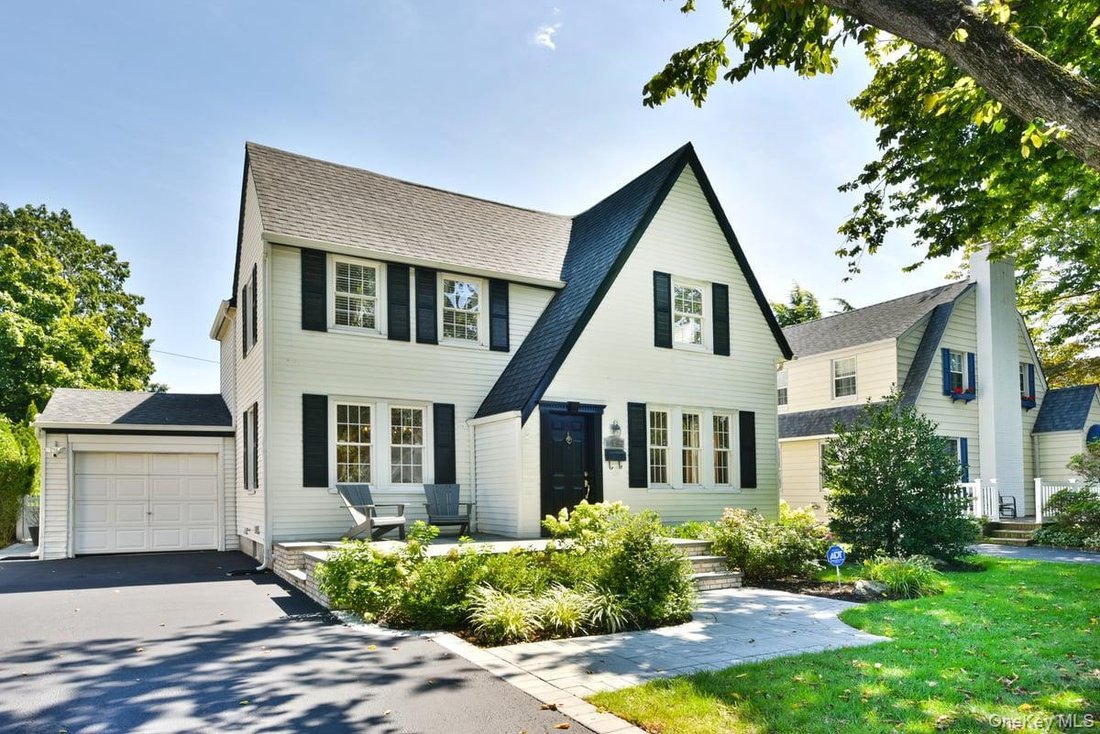 House in Garden City, New York, United States 1 - 18847532