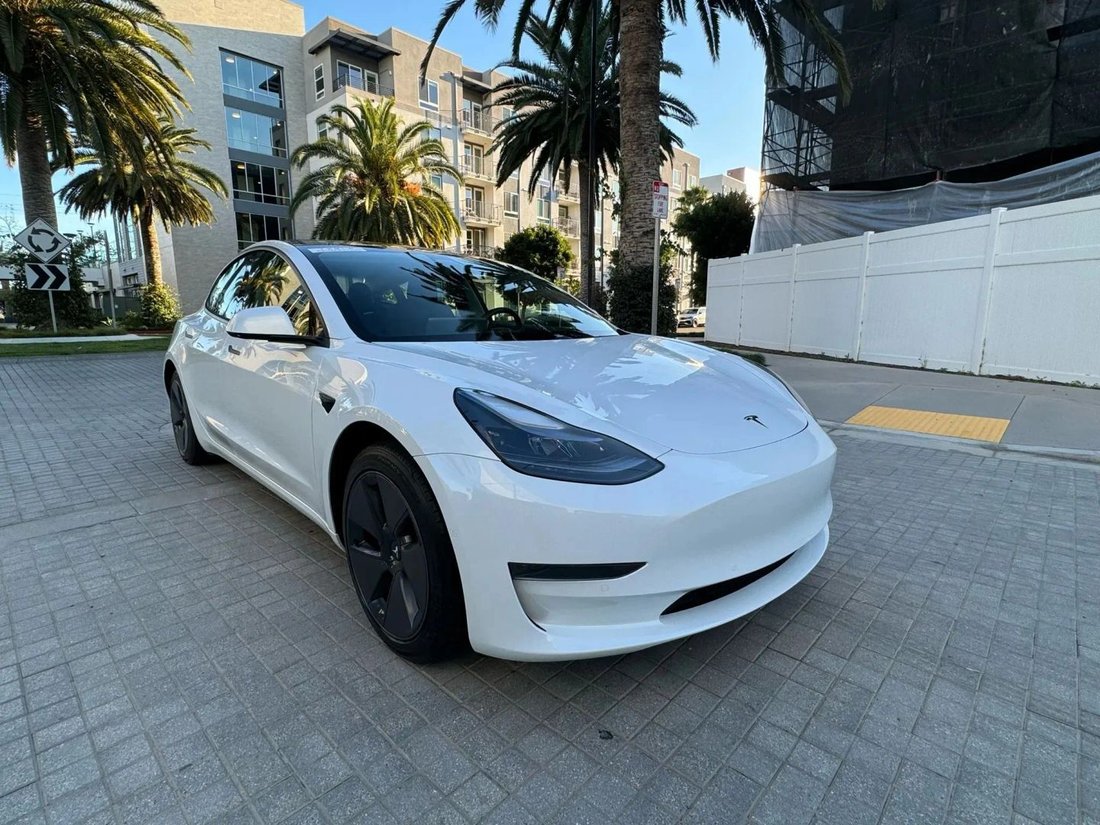 Sedan in Riverside, CA, United States 4 - 18851878