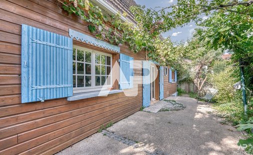 House in Centre Ville, Rueil-Malmaison, France 1