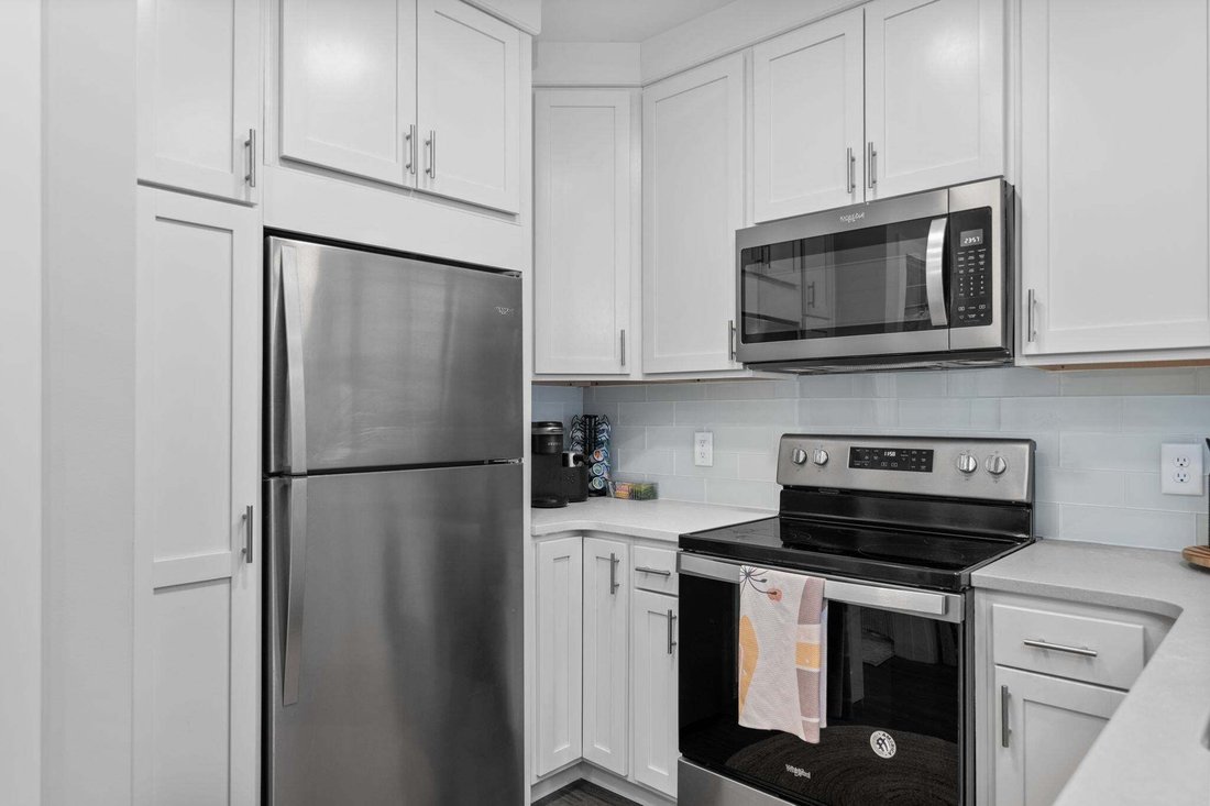 Condo in Garfield Township, Michigan, United States 5 - 18855711