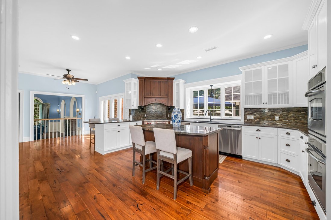 House in Chelmsford, Massachusetts, United States 4 - 18848782