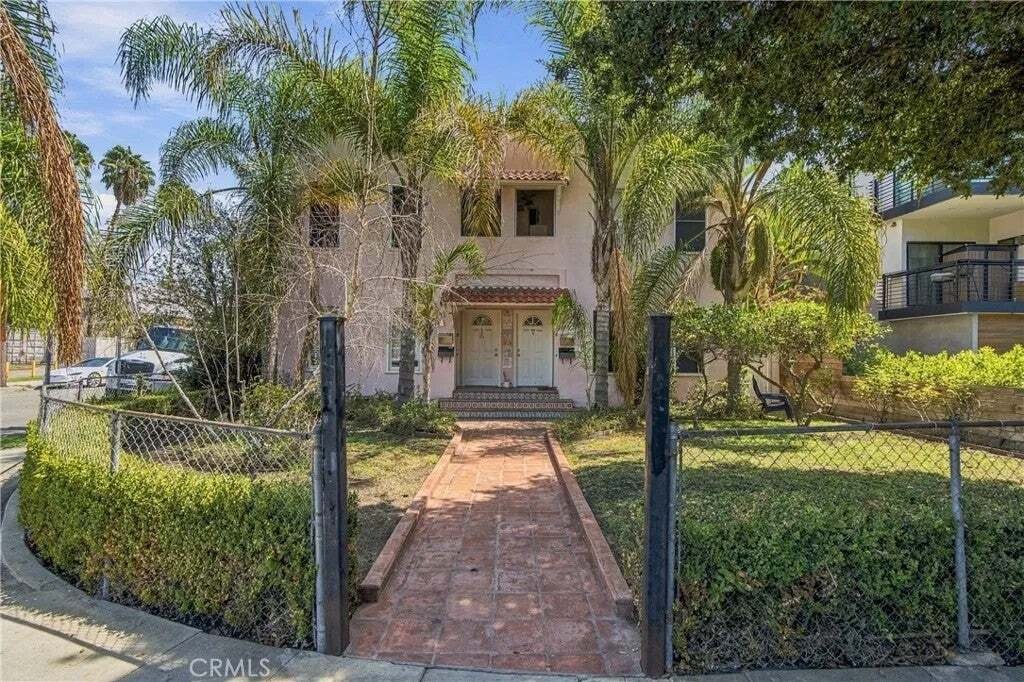 Los Angeles, California, United States 1 - 18849551