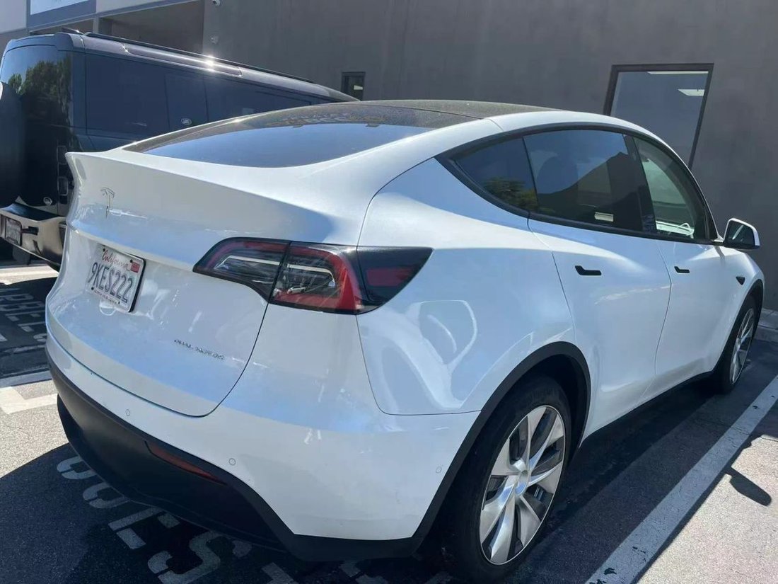 Suv in Costa Mesa, CA, United States 2 - 18848251
