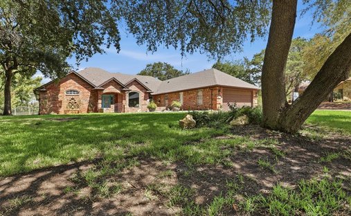 House in Granbury, Texas, United States 1