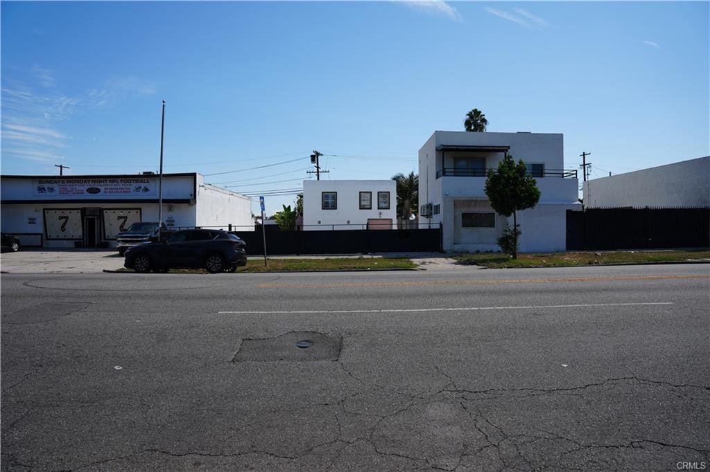 Los Angeles, California, United States 3 - 18852010