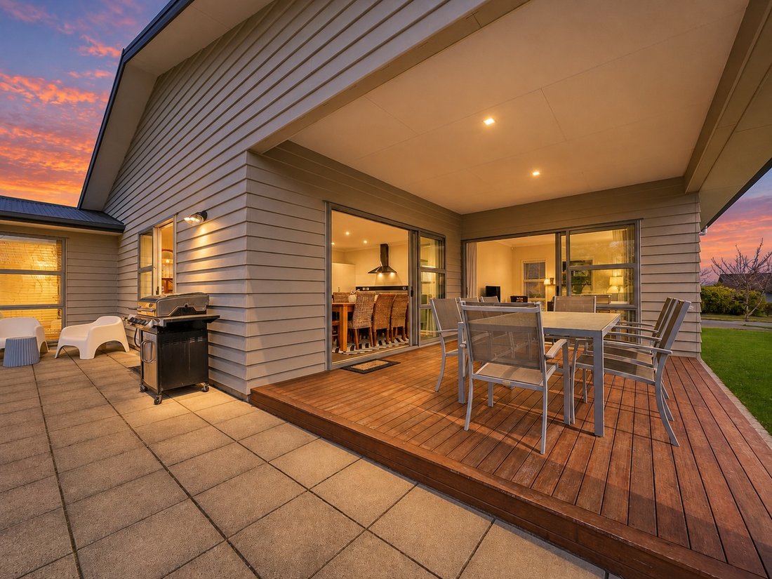 Kinloch, Waikato, New Zealand 5 - 18720688