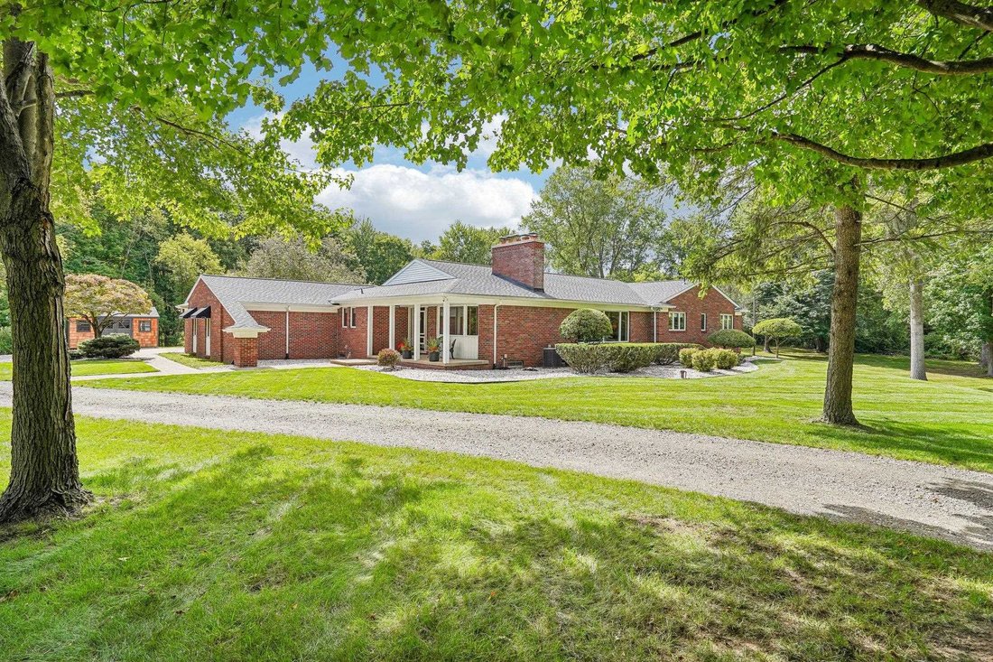 House in Oakland charter Township, Michigan, United States 1 - 18734931