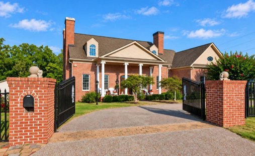 House in Smithville, Tennessee, United States 1