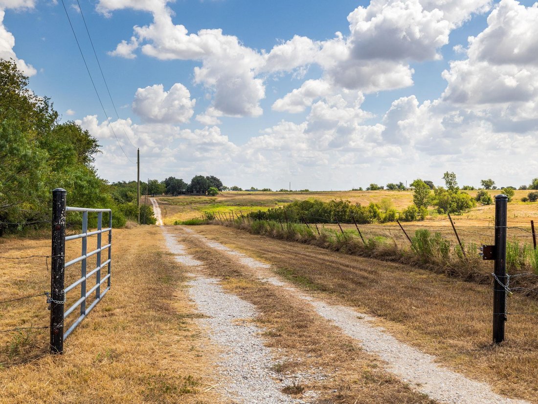 House in Taylor, Texas, United States 2 - 18846277