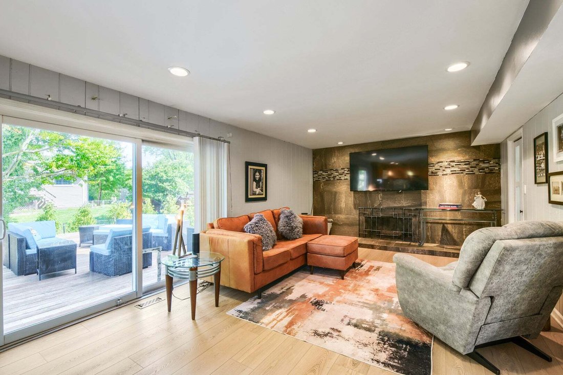 House in Hoffman Estates, Illinois, United States 2 - 18846316