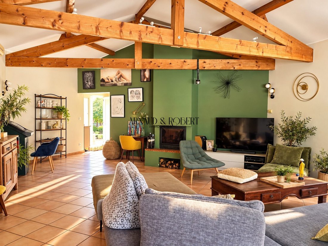Villa in Savasse, Auvergne-Rhone-Alpen, Frankreich 4 - 18802089