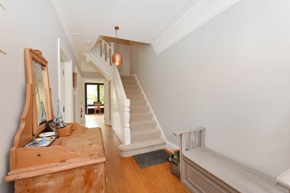 House in West Acton, Ealing, England 2 - 18852946