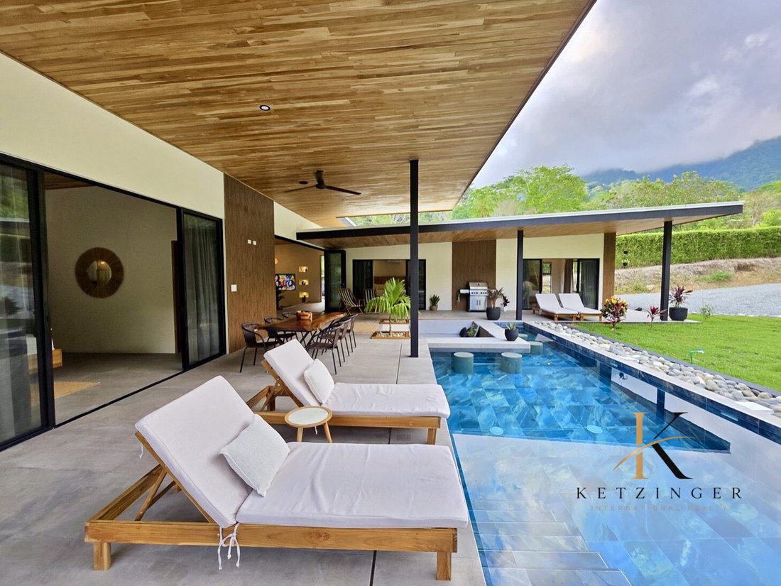 Villa in Ojochal, Puntarenas Province, Costa Rica 5 - 16769248